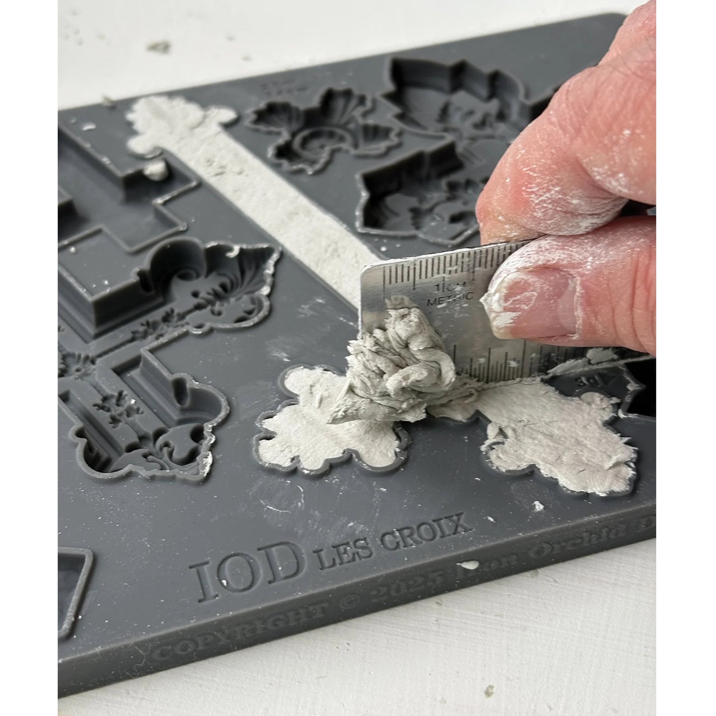 IOD Les Croix Decor Mould - Iron Orchid Designs