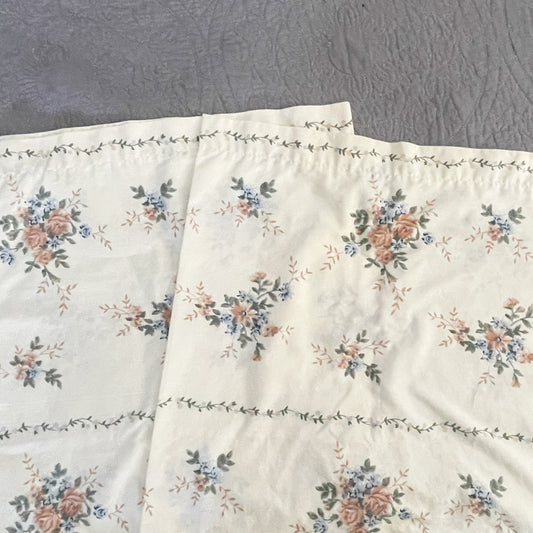 Vintage Standard Pillowcases - Set of 2