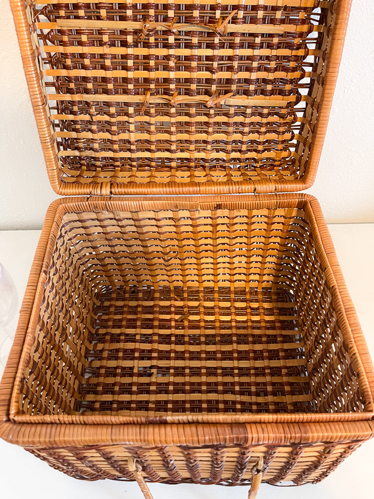 Picnic Basket - Vintage