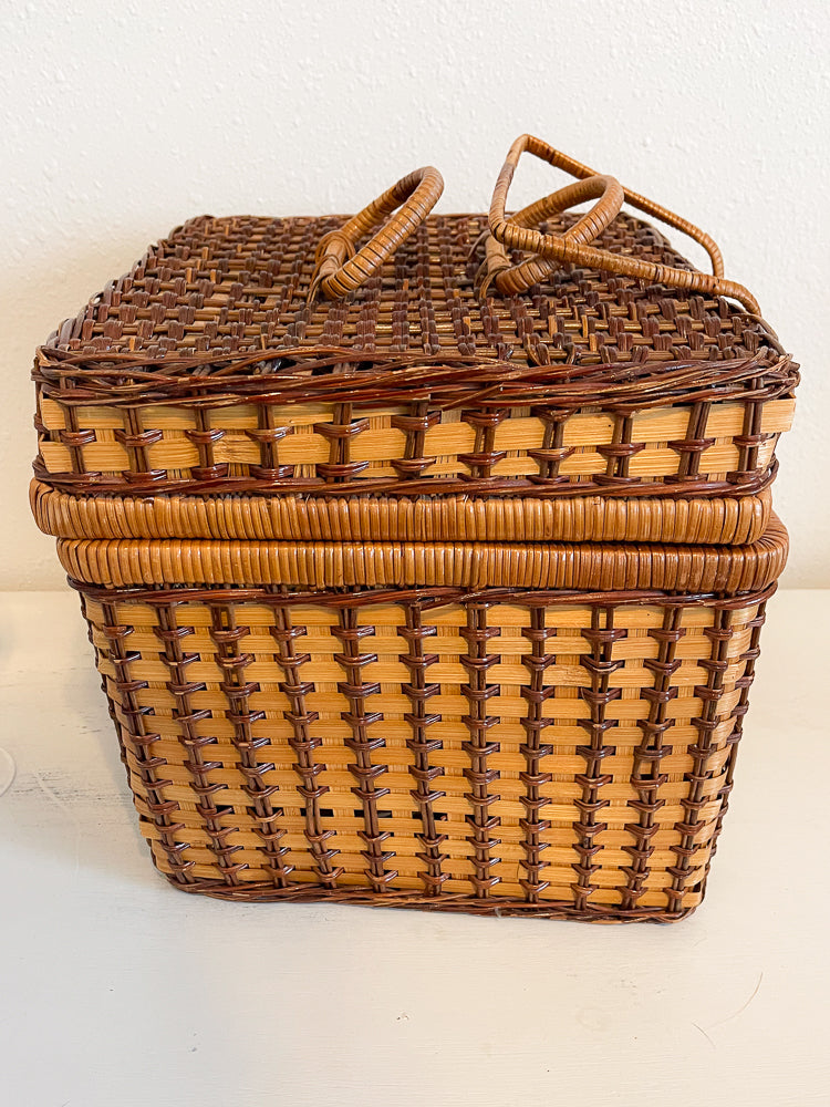 Picnic Basket - Vintage