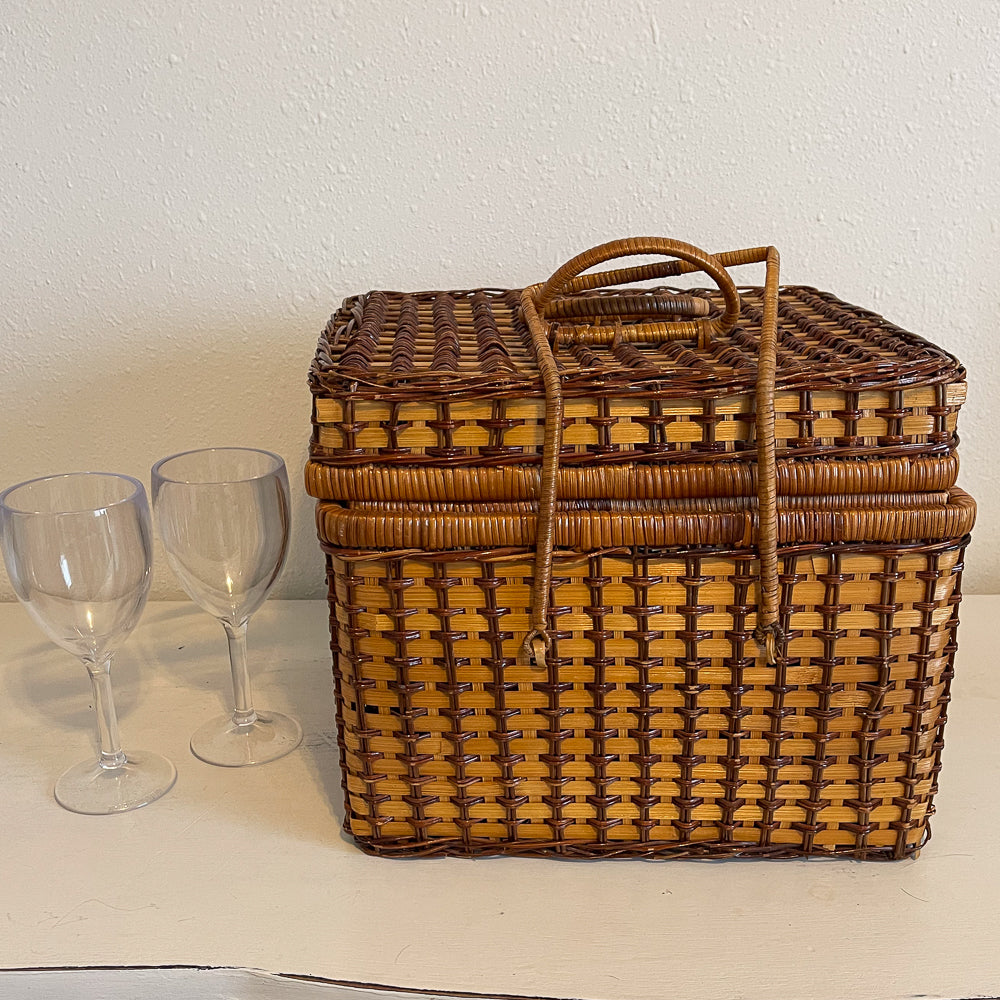 Picnic Basket - Vintage